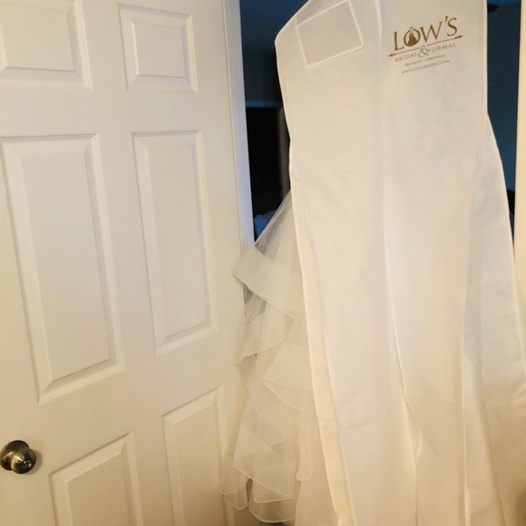 Calla Blanche Wedding Dress - Picture 4 of 7